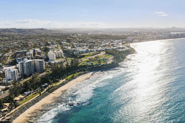 Beach - Coastal Rooftop Escape Mooloolaba - Walk to Beach (Mooloolaba Region)
