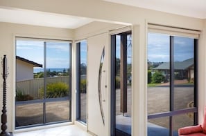 Interior - Fanta Sea by Holiday Management Co (Bega Valley)