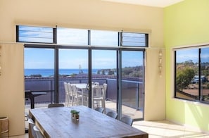 Dining - Fanta Sea by Holiday Management Co (Bega Valley)