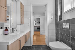Bathroom - City Center Gem in Tromsø (Tromsø)