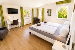 Desk, free WiFi - Ostseelandsitz 1 - Sauna, pool, fireplace, and garden for peace and relaxation (Kühlungsborn)