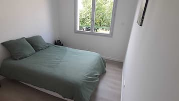 2 bedrooms, WiFi, bed sheets