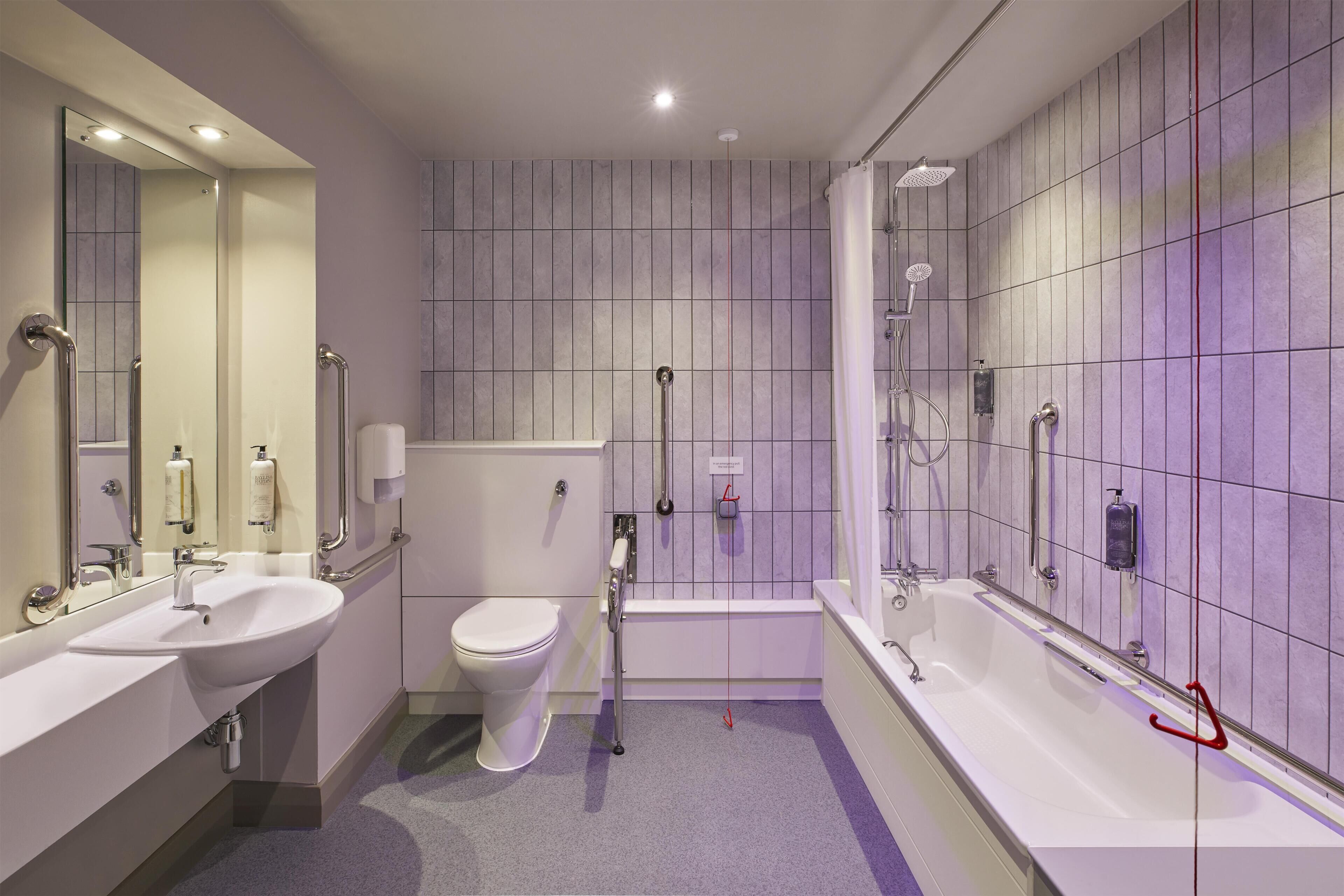 Double Room | Bathroom