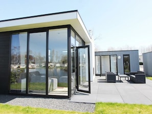 House | Exterior - Holiday Home in Halfweg With Terrace (Halfweg)