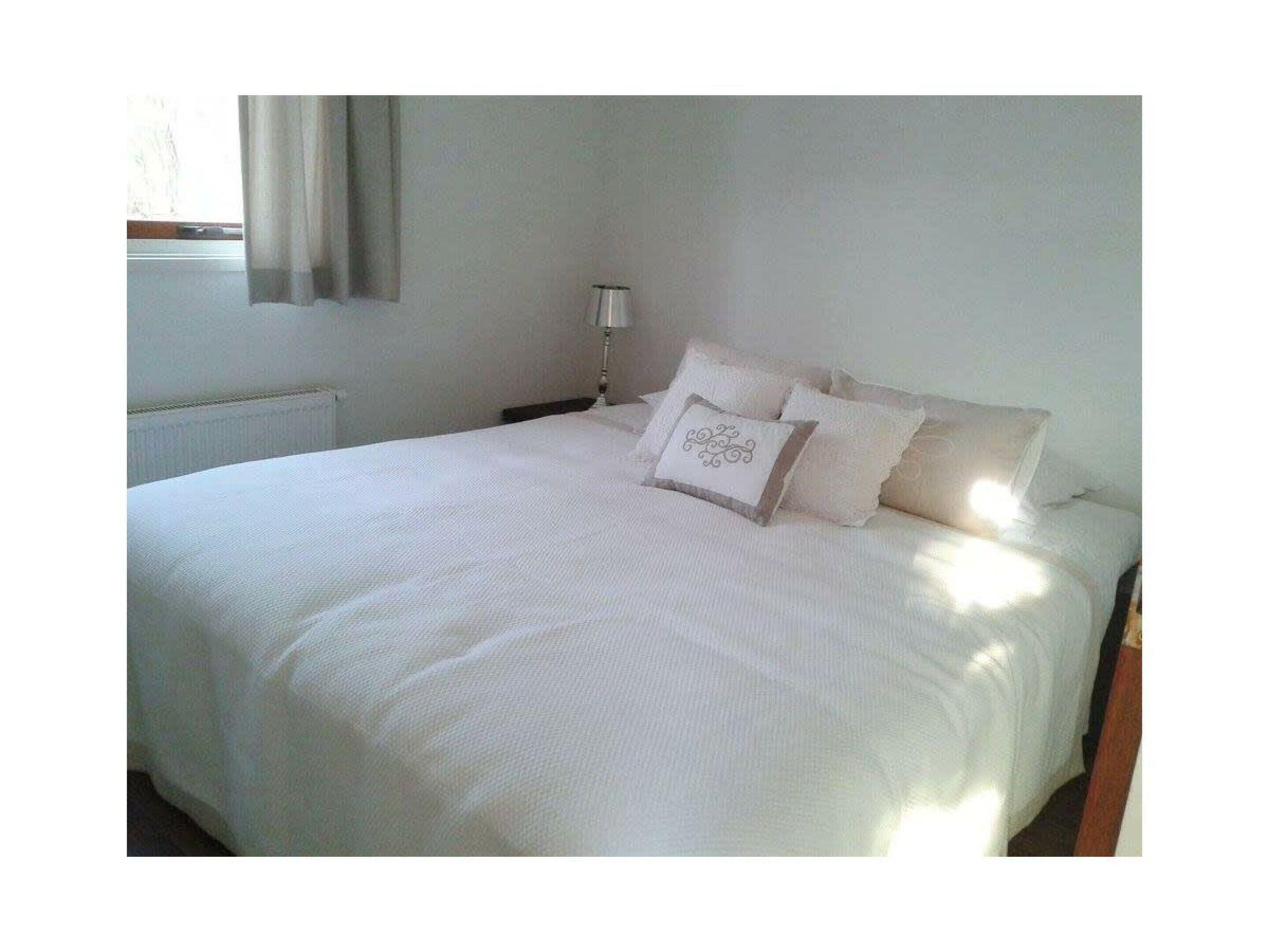 1 bedroom, individually furnished