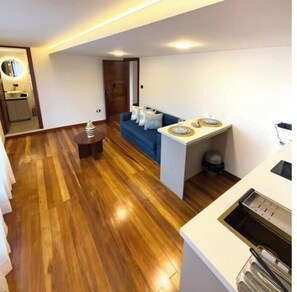 Interior - Arbórea Boutique | Executive Suite with Balcony (Cuenca)