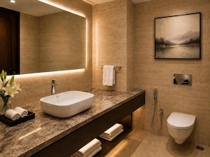 Towels, soap, shampoo, toilet paper - Sapphire Hotel & Convenion Centre (Baddi)