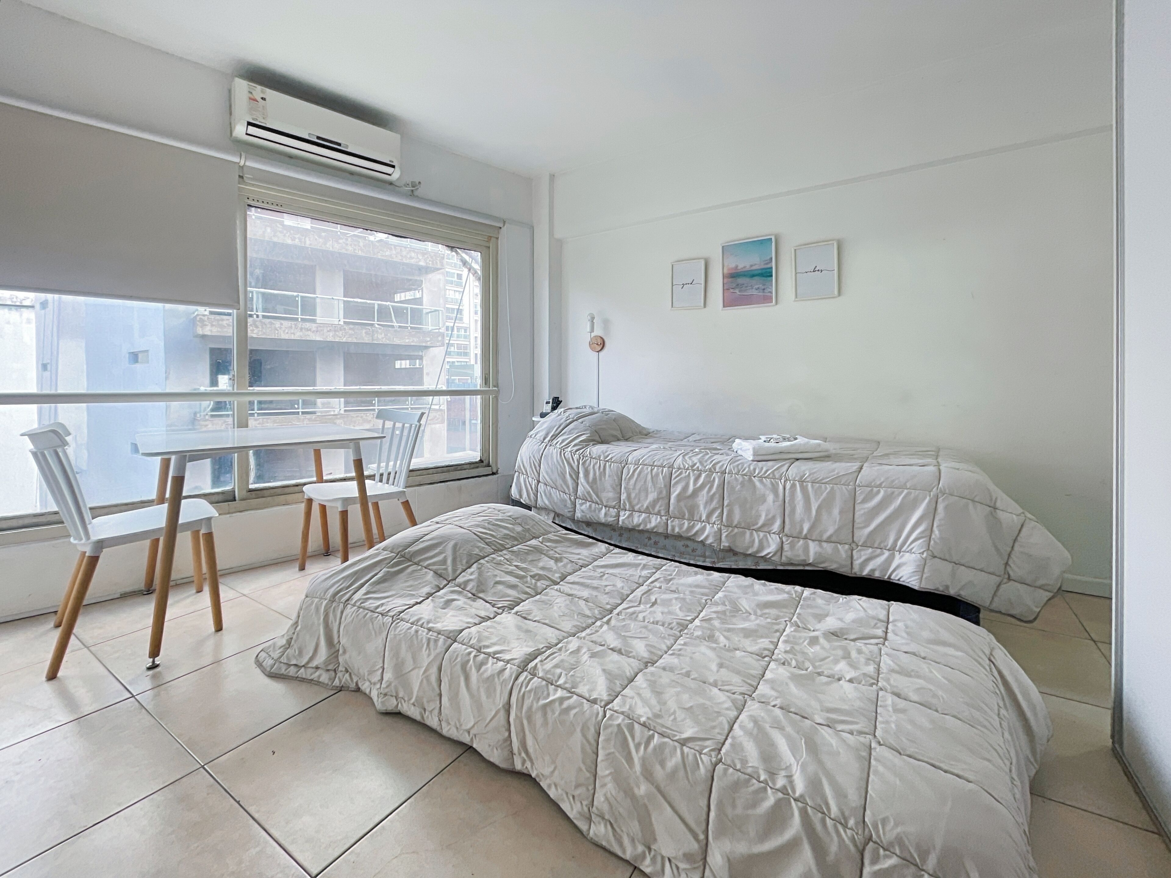 Iron/ironing board, Internet, bed sheets