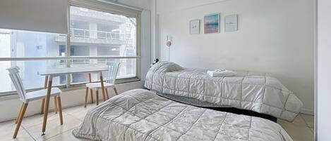 Iron/ironing board, Internet, bed sheets