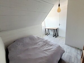 WiFi, bed sheets - L'Efficient Aparthotel: Charming Accommodations in Brive (Brive-la-Gaillarde)