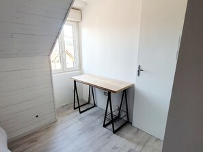 Interior - L'Efficient Aparthotel: Charming Accommodations in Brive (Brive-la-Gaillarde)