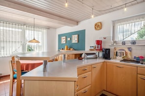Fridge, microwave, oven, stovetop - Apartment "Ferrari" with Private Terrace and Wi-Fi (Ostrach)