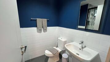 Comfort Condo, Pets not allowed, Garden View | Bathroom | Shower, towels, toilet paper