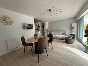 Dining - Pornichet/La Baule, rare 34m2 terrace, 300m from the sea, 2 bedrooms, garage, fully renovated (Pornichet)