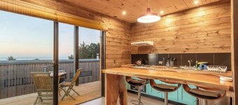 Kahuna Ocean Escape — Punta de Lobos