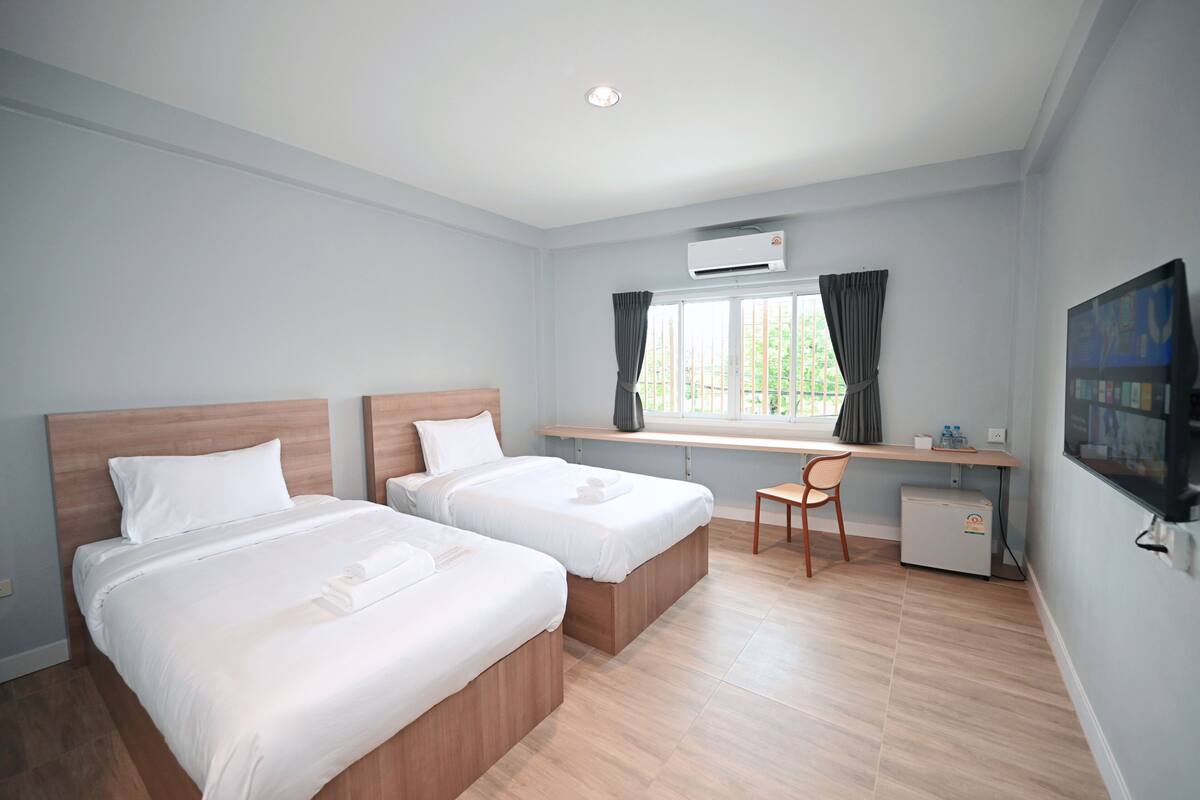 Superior Twin Room | Blackout drapes, WiFi (free), bed sheets