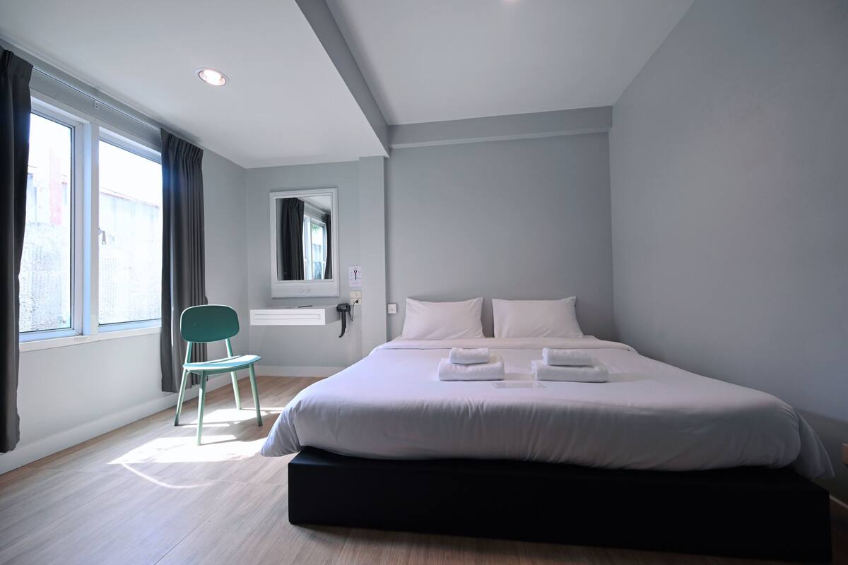 Standard Double Room | Blackout drapes, WiFi (free), bed sheets
