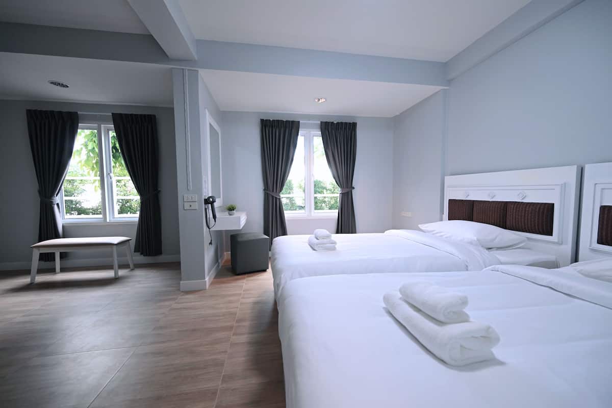 VIP Twin Room | Verduisterende gordijnen, gratis wifi, beddengoed