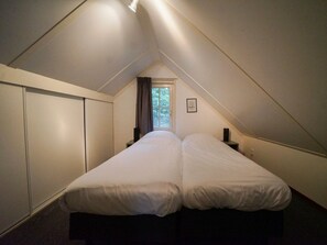 Villa | 4 bedrooms, individually furnished - Villa in Beekbergen With Terrace (Beekbergen)