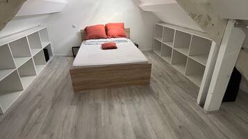 2 bedrooms, WiFi, bed sheets