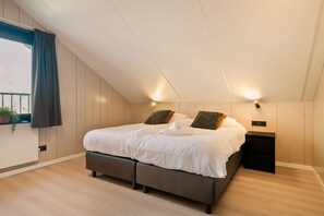 Room - Vrbo Property (Julianadorp)