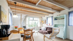 Living area - Cozy vacation home for two, close to the beach, the woods, and tulip fields (Callantsoog)