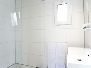 House | Bathroom - Holiday Home in Breskens With Terrace (Breskens)