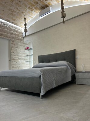WiFi, bed sheets - Holiday Home 'Twins Luxury Suite' with Wi-Fi and Air Conditioning (Barletta)