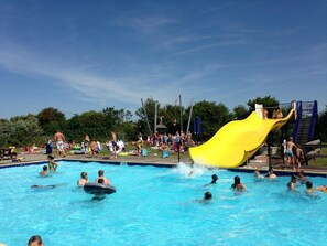 Pool - Vrbo Property (Petten)