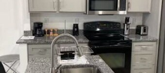 Delightful 2-bedroom townhome with AC in sunny Tucson