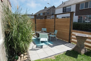 Outdoor dining - Vrbo Property (Petten)