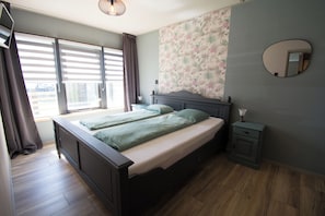 Room - Vrbo Property (Petten)