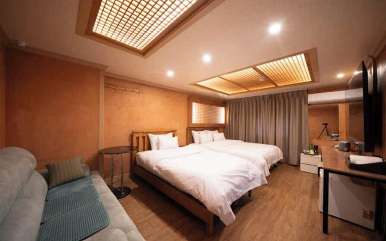 Habitación tradicional con 2 camas individuales, vista a la ciudad | Wifi gratis 