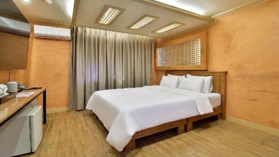 AI HAN OK HOTEL