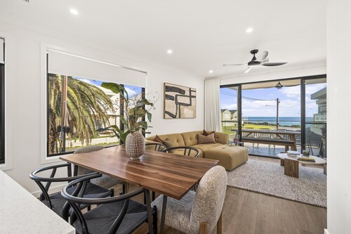 Seabreeze at Christies - Indulge in Coastal Luxury at Christies Beach