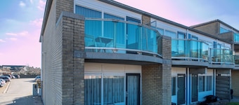 Beautiful vacation rental for 2 people right at the foot of the dunes.