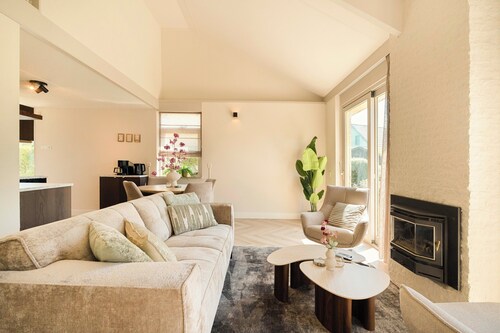 Dieses wunderschöne, freistehende Ferienhaus in Julianadorp aan Zee ist mit allem Komfort ausgestattet.