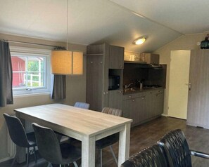 House | Dining - Holiday Home in Maarn With Terrace (Maarn)