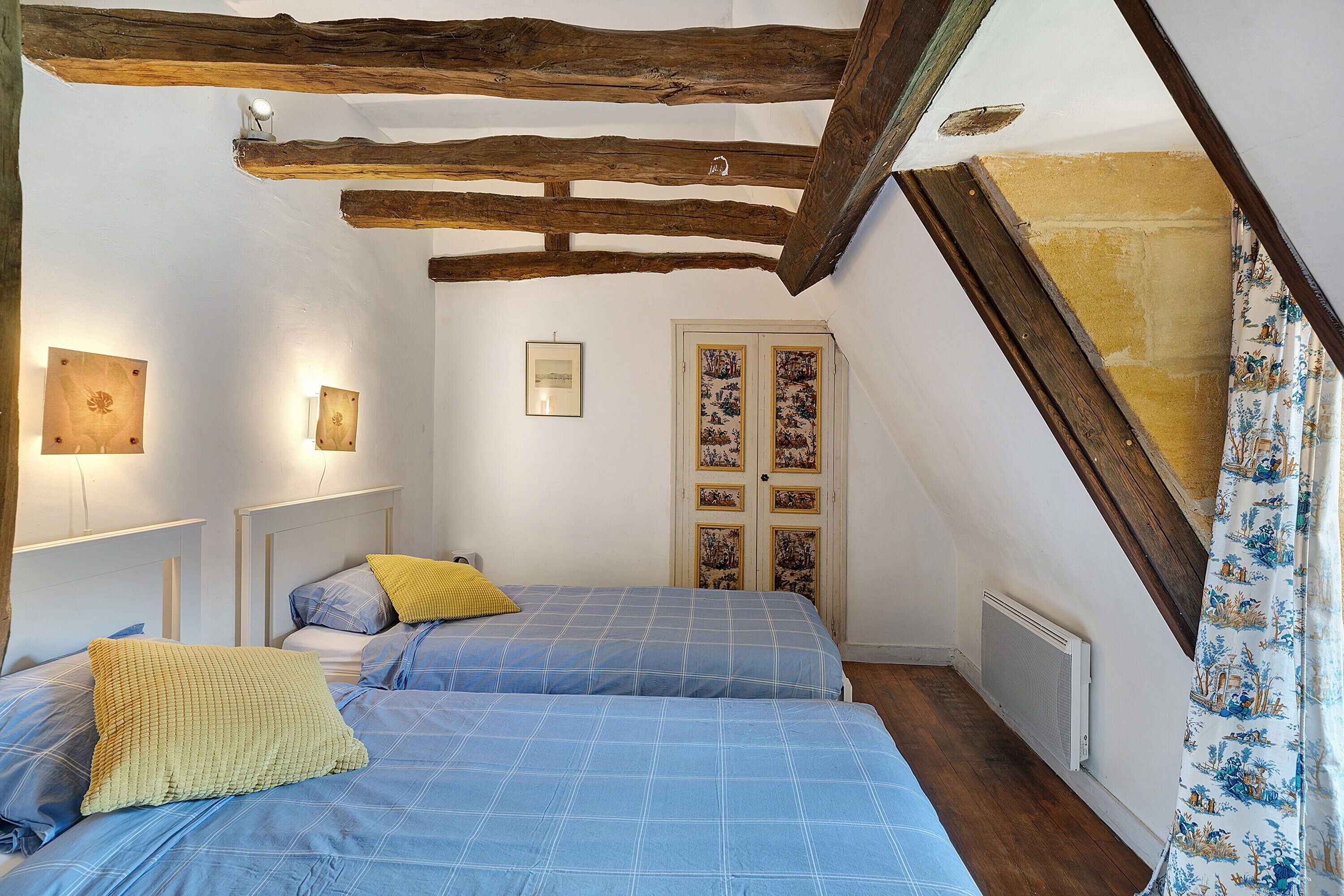3 slaapkamers, een strijkplank/strijkijzer, wifi, beddengoed