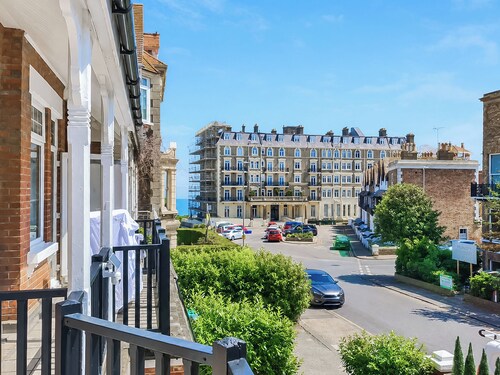 2 bedroom accommodation in Broadstairs