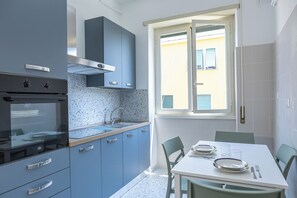 Private kitchen - Vrbo Property (Roma)