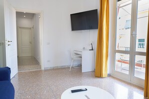 Living area - Vrbo Property (Roma)