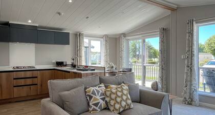 Victory Wisteria Lodge
