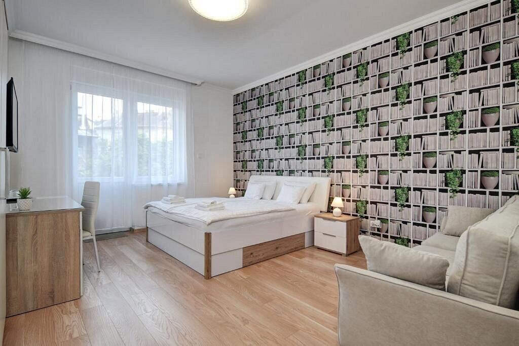 In-room safe, soundproofing, iron/ironing board, free WiFi