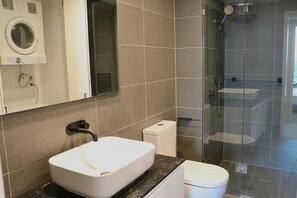 Toallas y papel de baño 