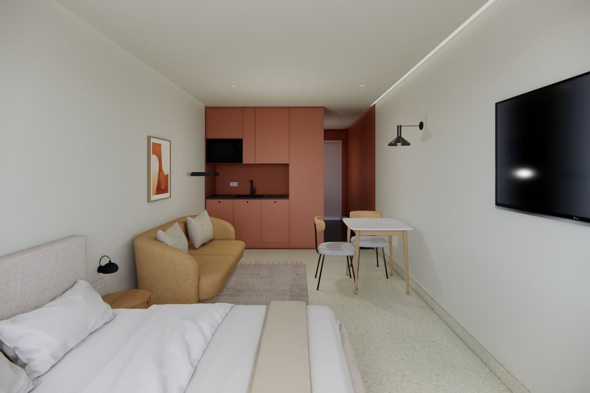 Tabla de planchar con plancha, wifi gratis y ropa de cama 