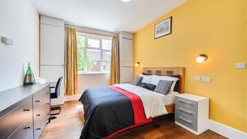 2 bedrooms, iron/ironing board, free WiFi, bed sheets