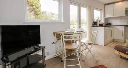 Bungalow - Sleeps 2 - Parking