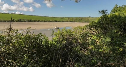 Bungalow - Sleeps 2 - Parking