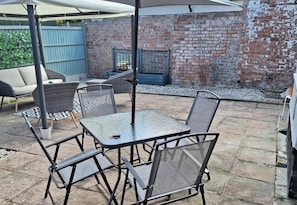 Tempat makan outdoor